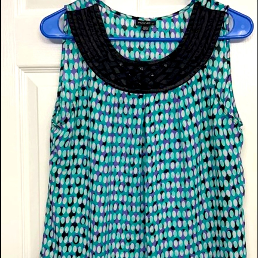 Sleeveless pullover